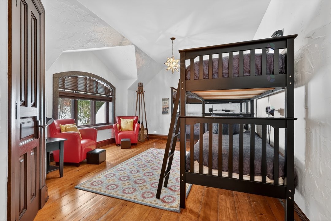 









1015


Ch. Cochrane

,
Mont-Tremblant,




QC
J8E1B1

