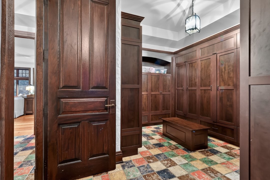 









1015


Ch. Cochrane

,
Mont-Tremblant,




QC
J8E1B1

