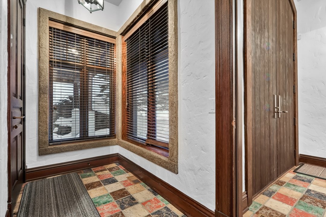 









1015


Ch. Cochrane

,
Mont-Tremblant,




QC
J8E1B1

