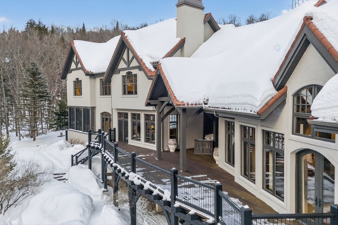 









1015


Ch. Cochrane

,
Mont-Tremblant,




QC
J8E1B1

