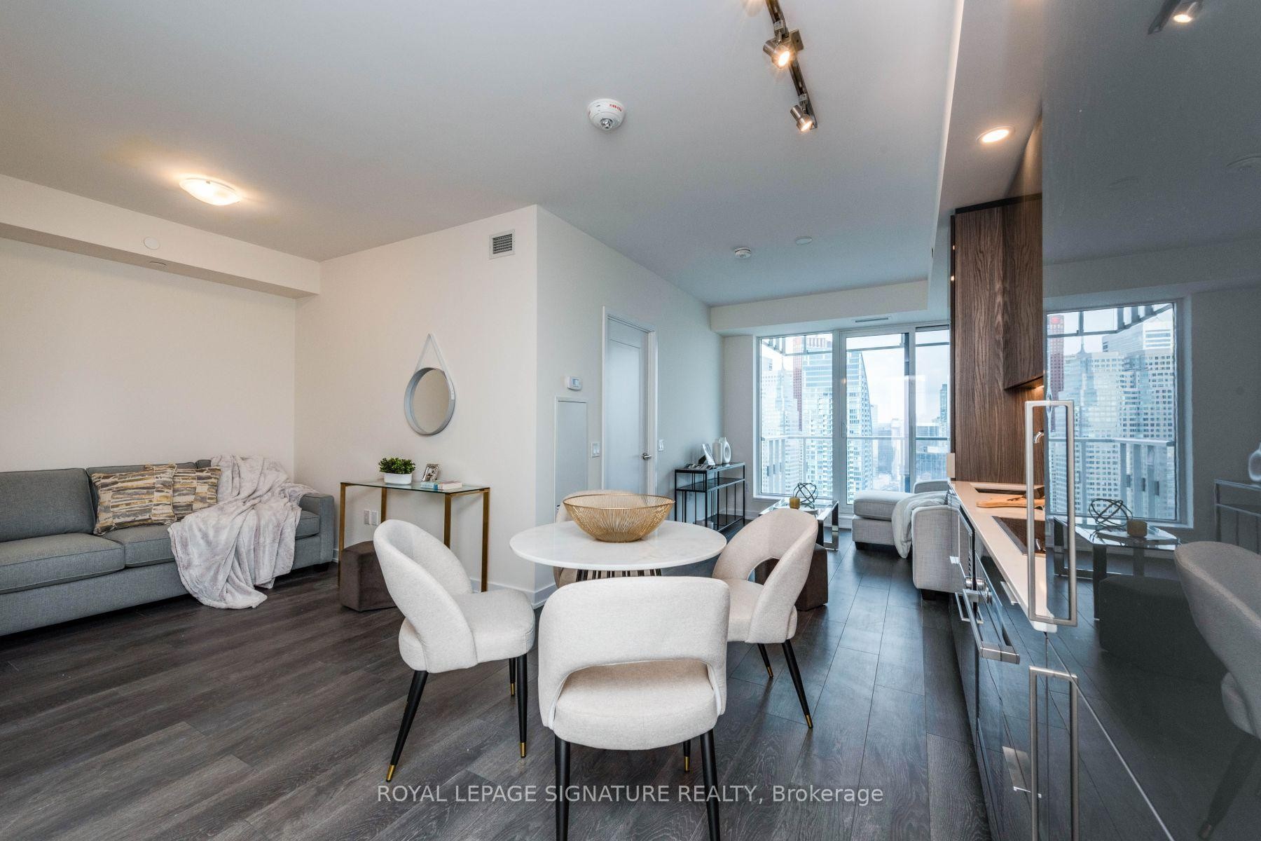 









28


Freeland

Street, 5006,
Toronto,




ON
M5E 0E3

