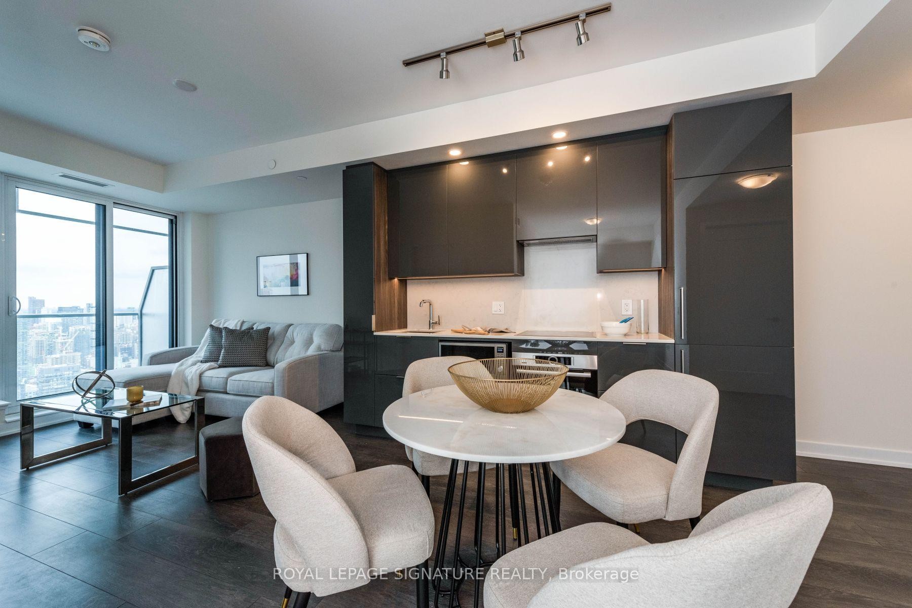 









28


Freeland

Street, 5006,
Toronto,




ON
M5E 0E3


