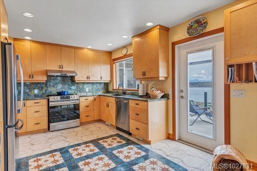 









253


Alder

St South,
Campbell River,




BC
V9W 2M9

