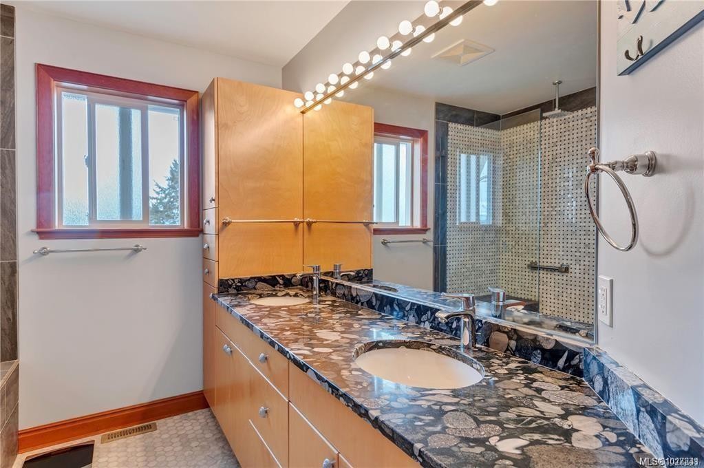 









253


Alder

St South,
Campbell River,




BC
V9W 2M9

