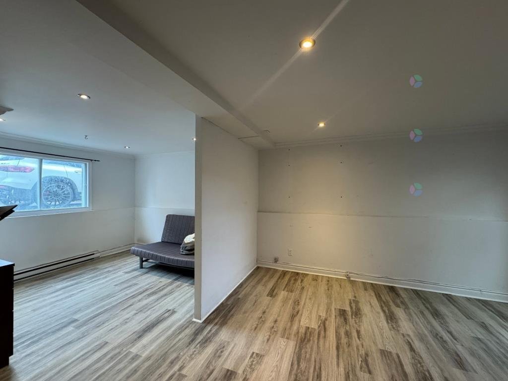 









911


Rue Front

,
Longueuil (Le Vieux-Longueuil),




QC
J4K1Z9

