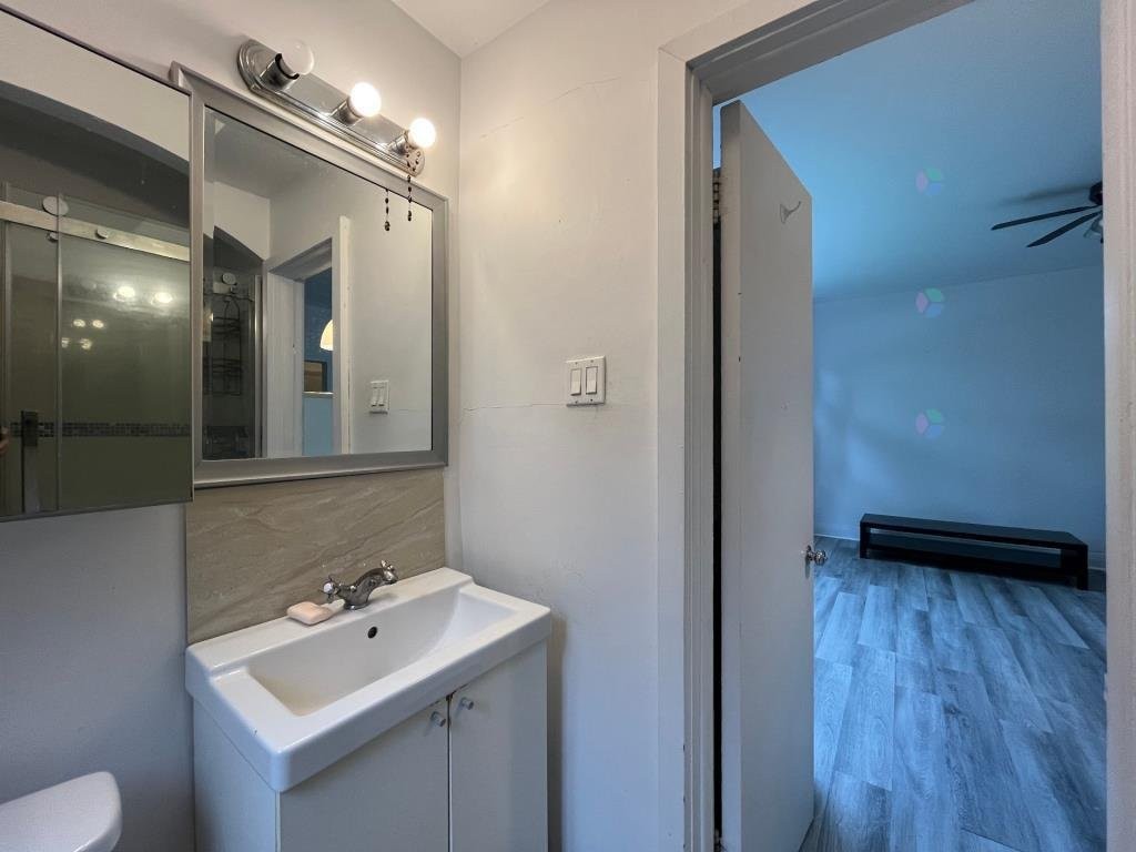 









4996


Rue Fulton

,
Montréal (Côte-des-Neiges/Notre-Dame-de-Grâce),




QC
H3W1V4

