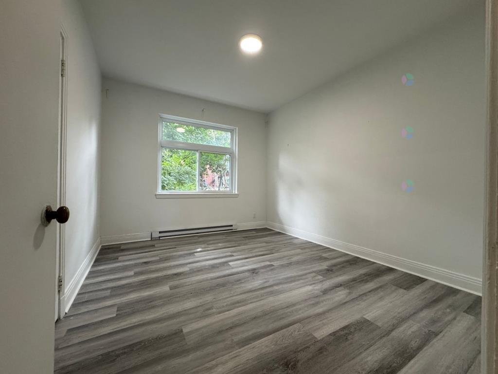 









4996


Rue Fulton

,
Montréal (Côte-des-Neiges/Notre-Dame-de-Grâce),




QC
H3W1V4

