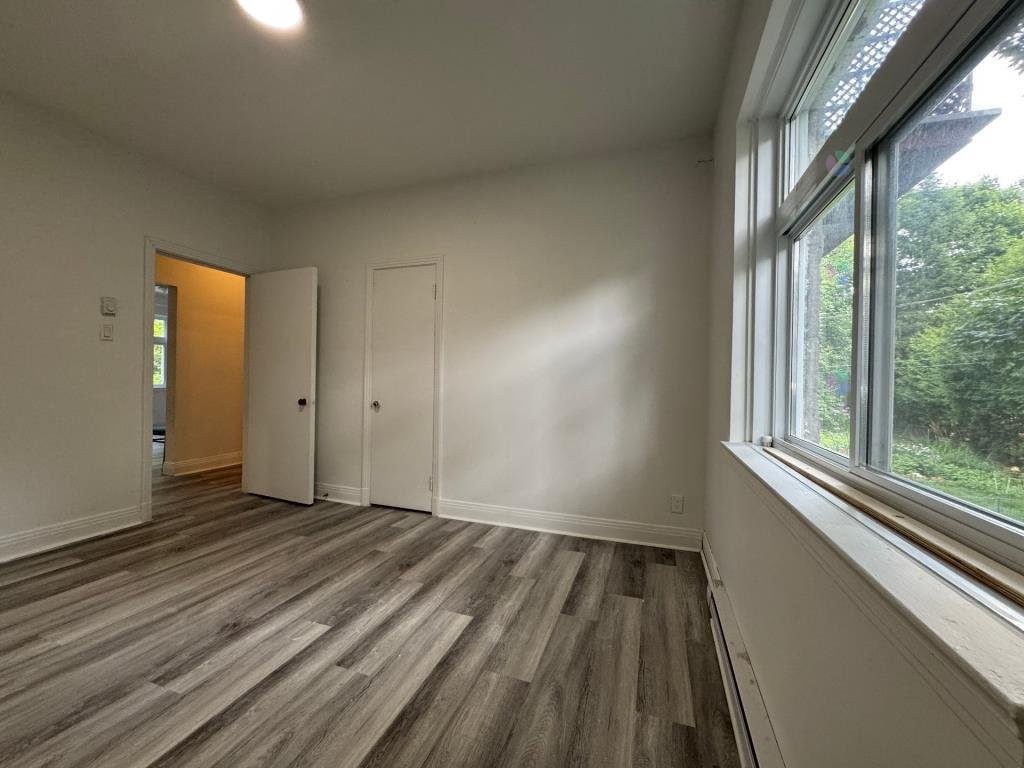 









4996


Rue Fulton

,
Montréal (Côte-des-Neiges/Notre-Dame-de-Grâce),




QC
H3W1V4

