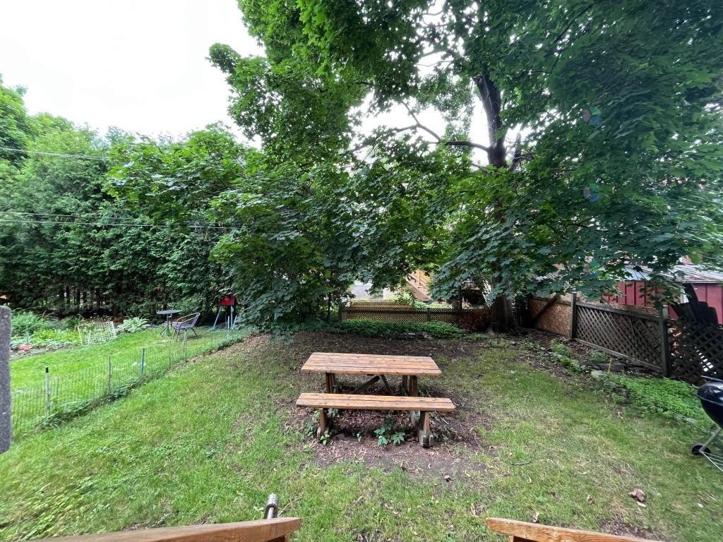 









4996


Rue Fulton

,
Montréal (Côte-des-Neiges/Notre-Dame-de-Grâce),




QC
H3W1V4

