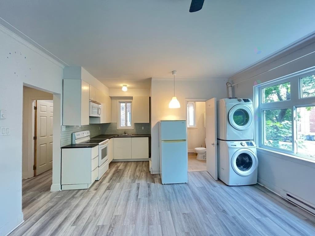 









4996


Rue Fulton

,
Montréal (Côte-des-Neiges/Notre-Dame-de-Grâce),




QC
H3W1V4

