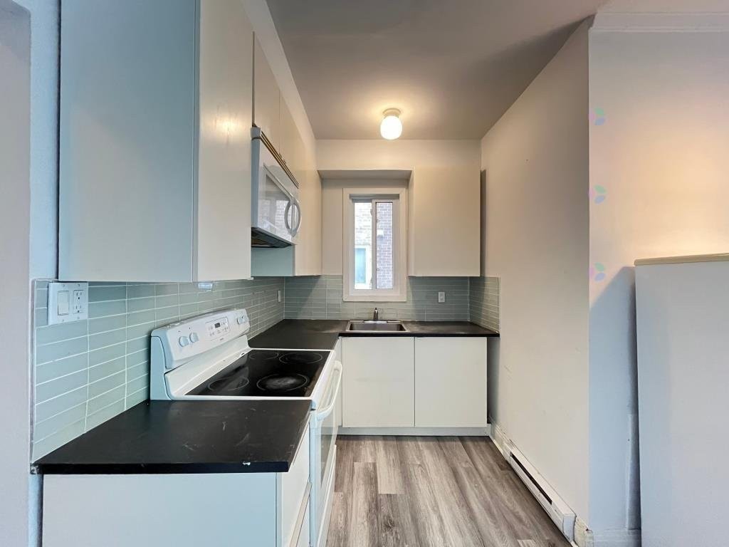 









4996


Rue Fulton

,
Montréal (Côte-des-Neiges/Notre-Dame-de-Grâce),




QC
H3W1V4

