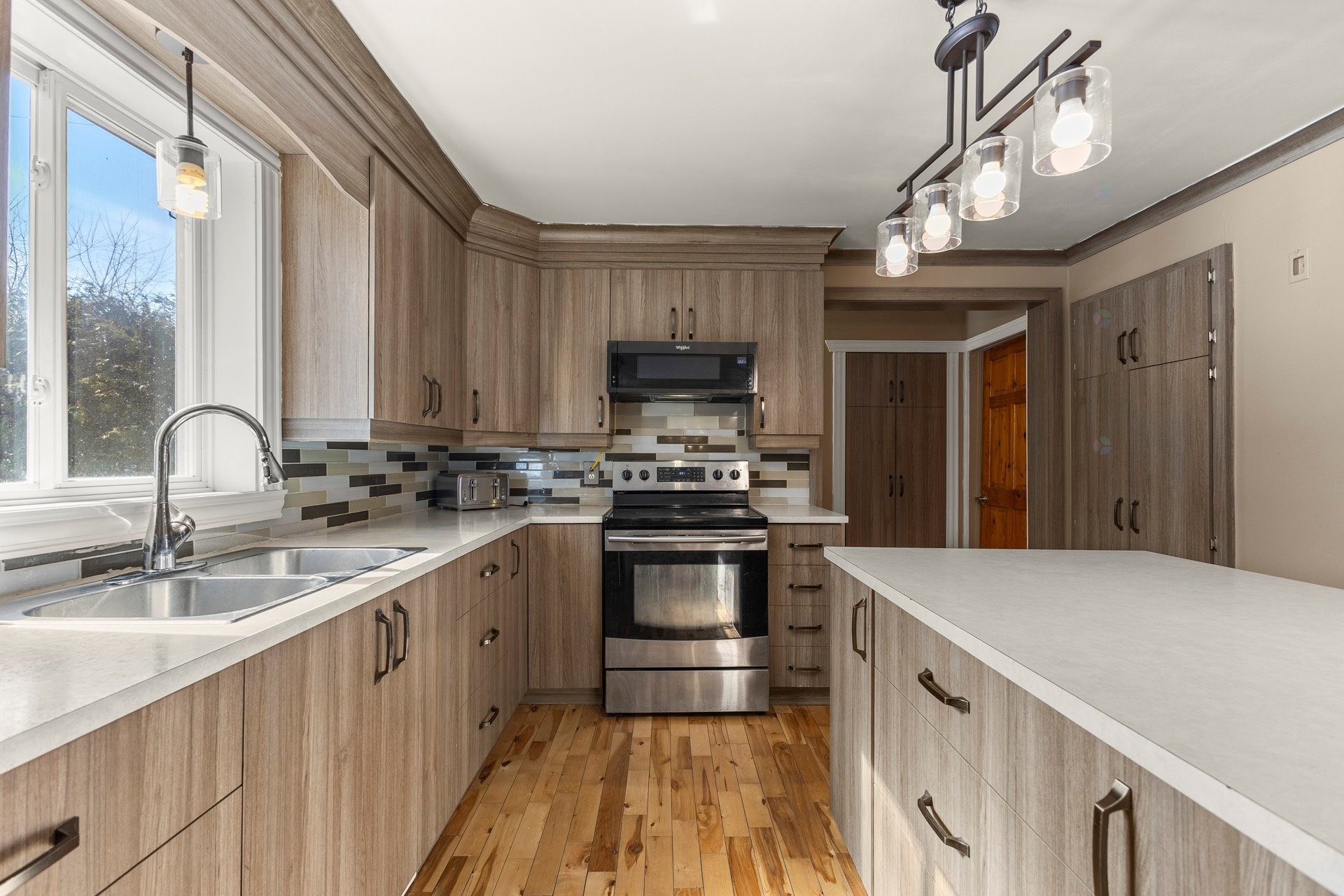 









326


Rue Principale

,
Beauharnois,




QC
J6N0E6

