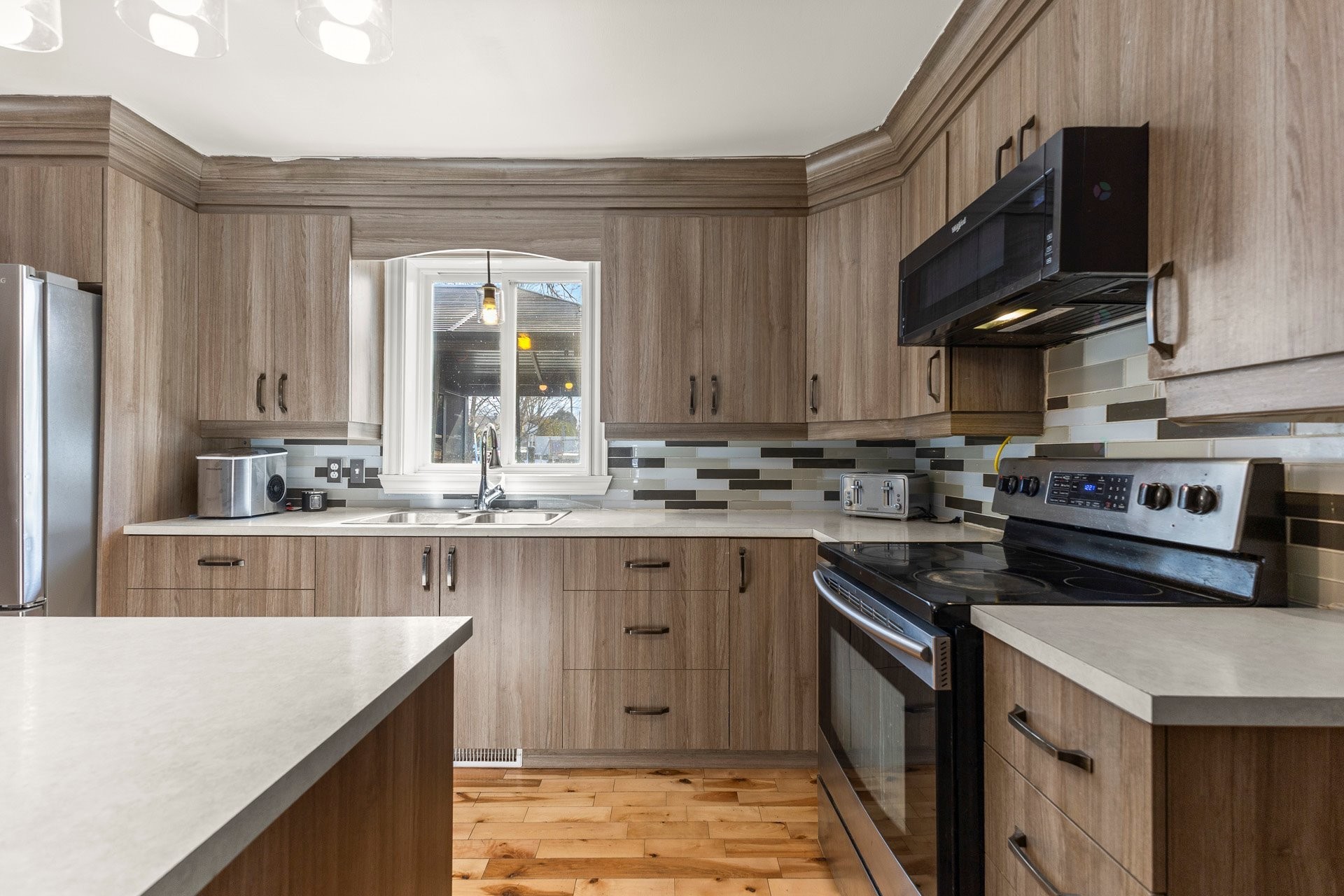 









326


Rue Principale

,
Beauharnois,




QC
J6N0E6

