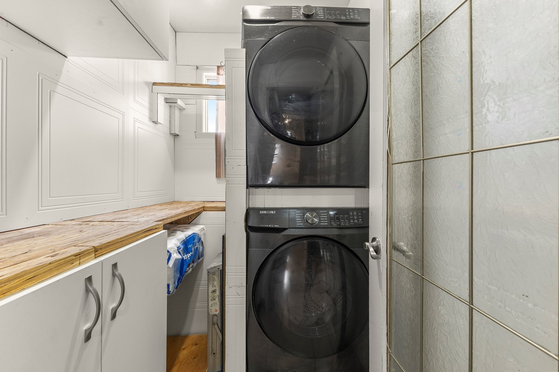 









326


Rue Principale

,
Beauharnois,




QC
J6N0E6

