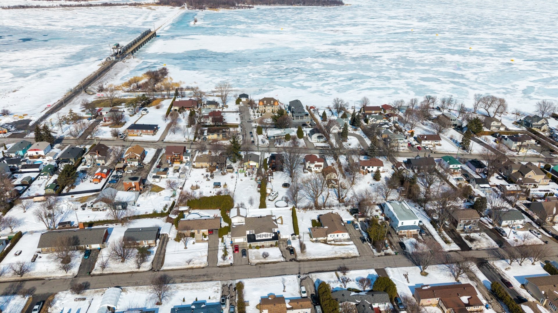 









326


Rue Principale

,
Beauharnois,




QC
J6N0E6

