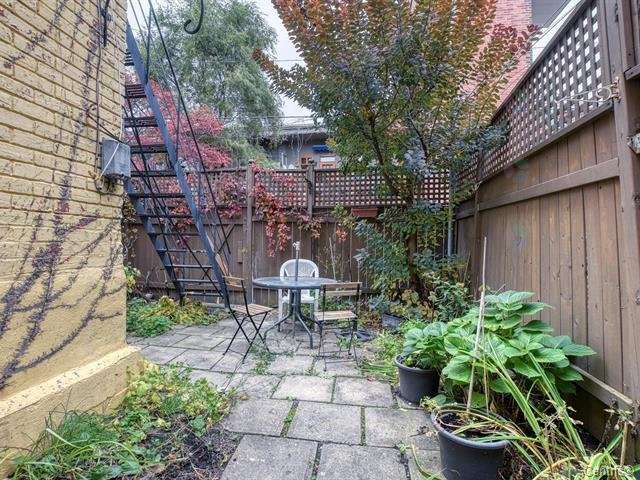 









4391


Rue Rivard

,
Montréal (Le Plateau-Mont-Royal),




QC
H2J2N1

