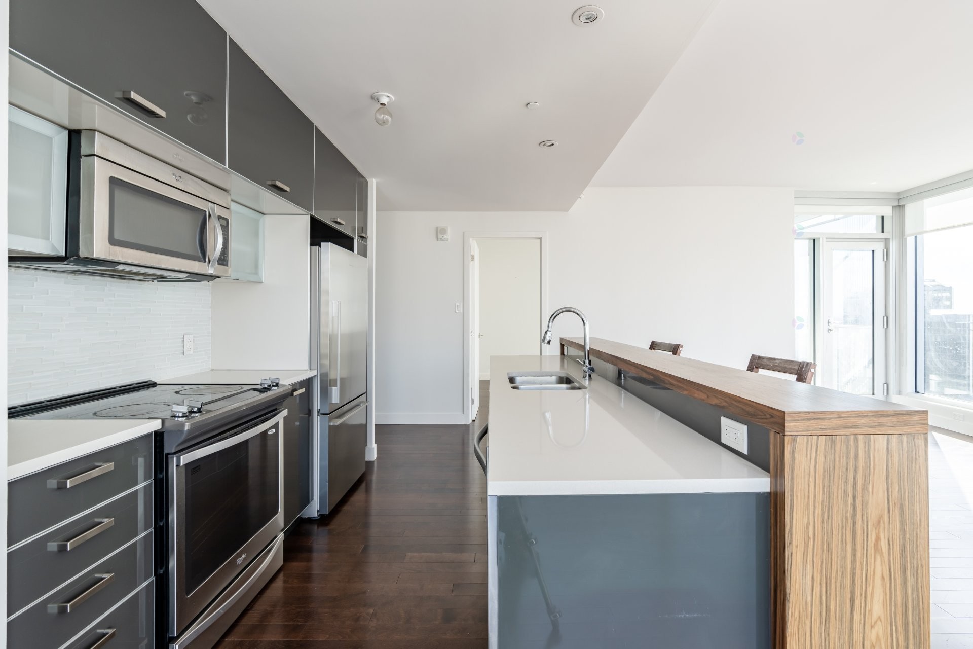 









495


Av. Viger O.

, 2706,
Montréal (Ville-Marie),




QC
H2Z0B1

