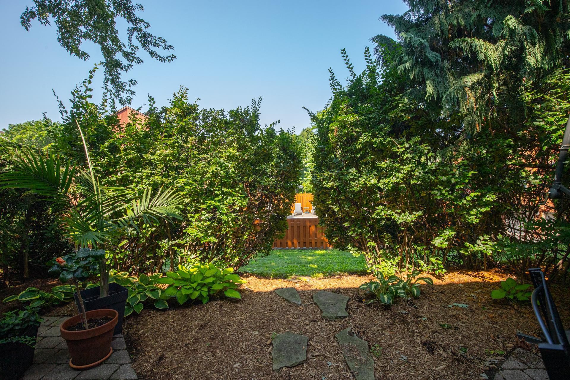 









118


Place de Fontainebleau

,
Saint-Lambert,




QC
J4S1X6

