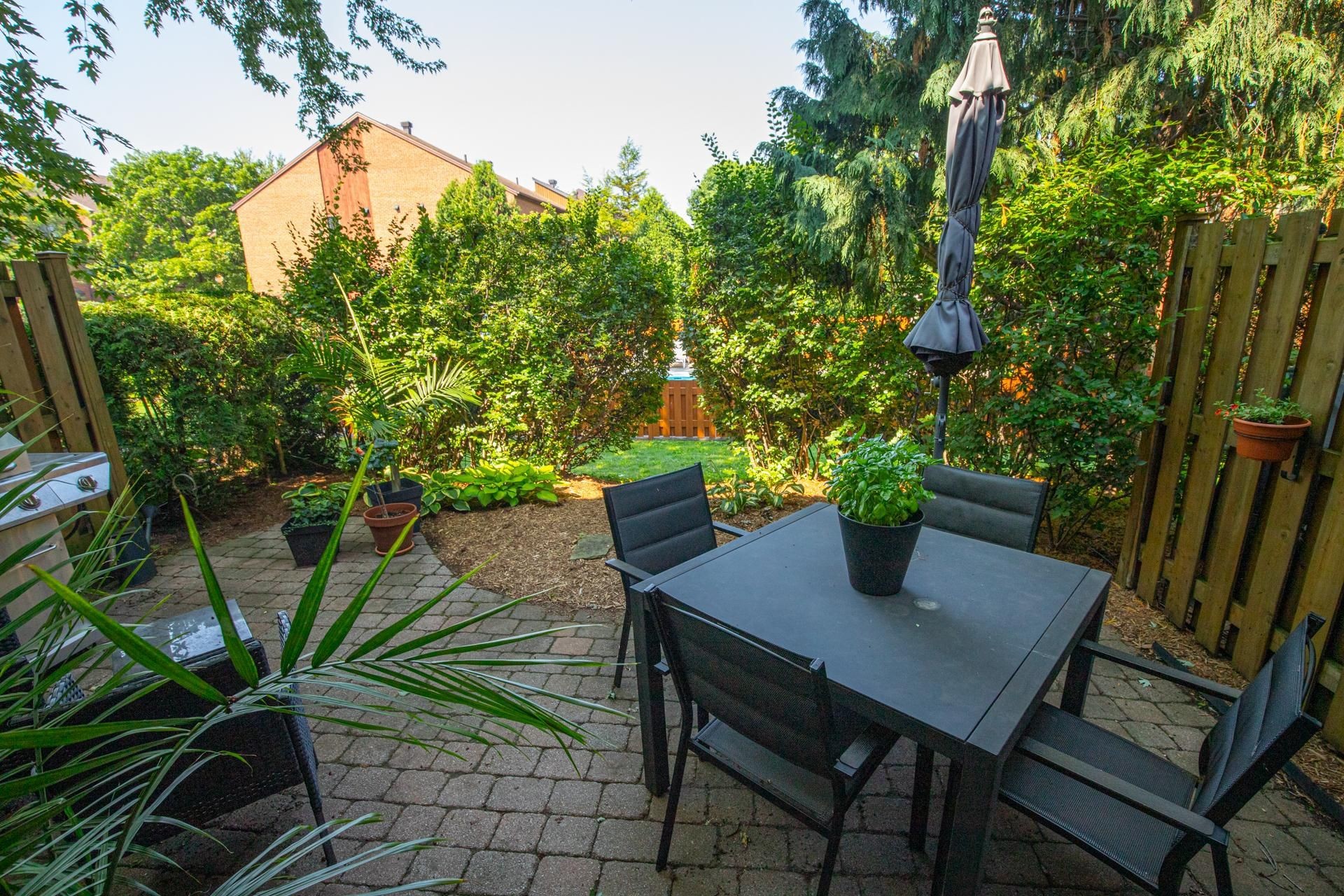 









118


Place de Fontainebleau

,
Saint-Lambert,




QC
J4S1X6

