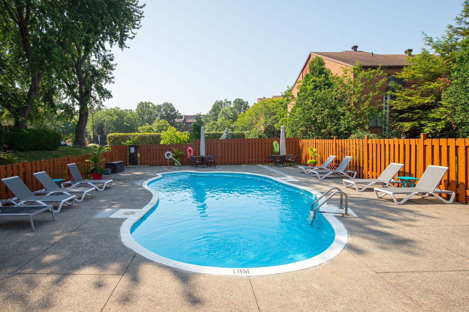 









118


Place de Fontainebleau

,
Saint-Lambert,




QC
J4S1X6

