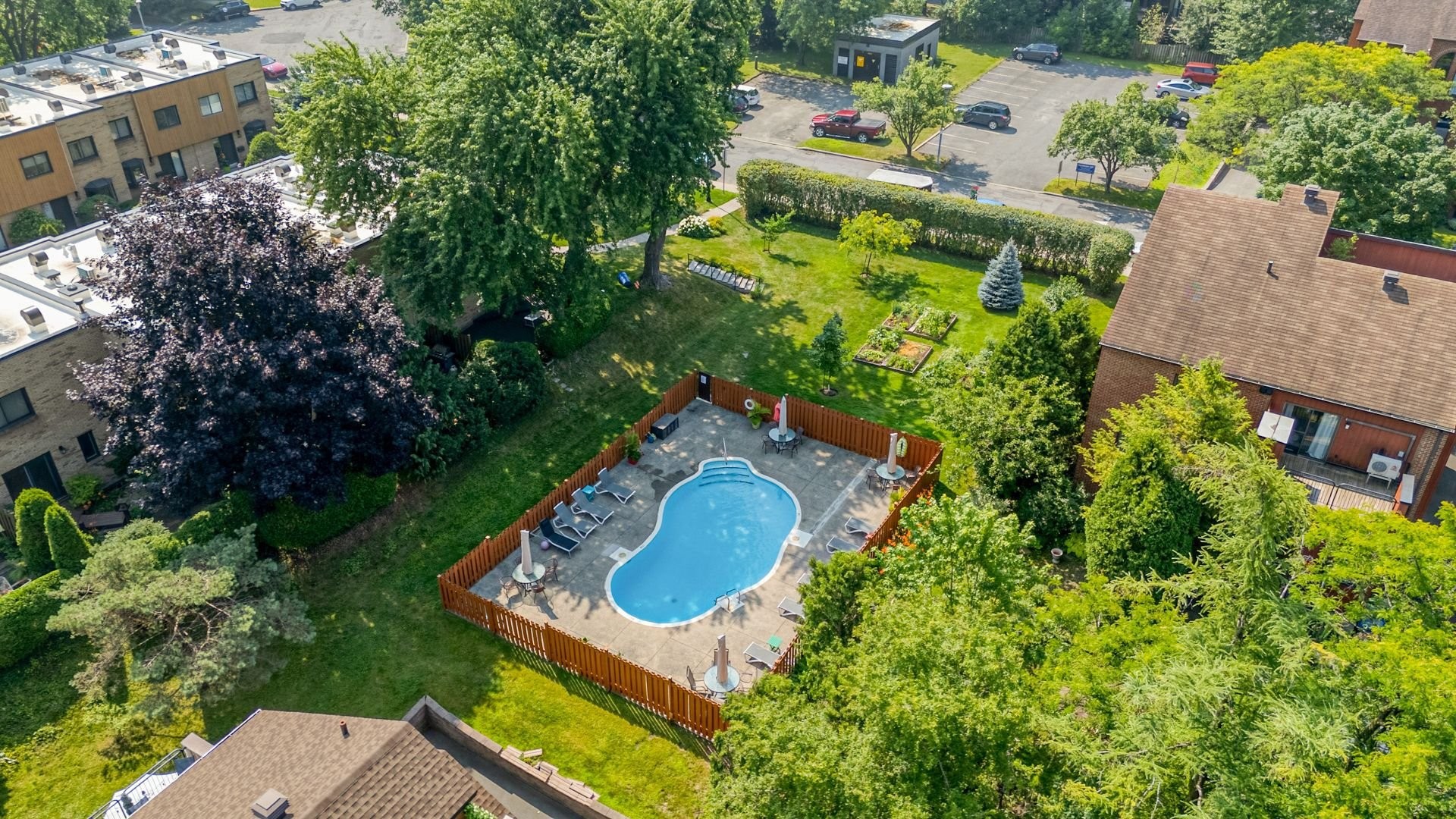 









118


Place de Fontainebleau

,
Saint-Lambert,




QC
J4S1X6

