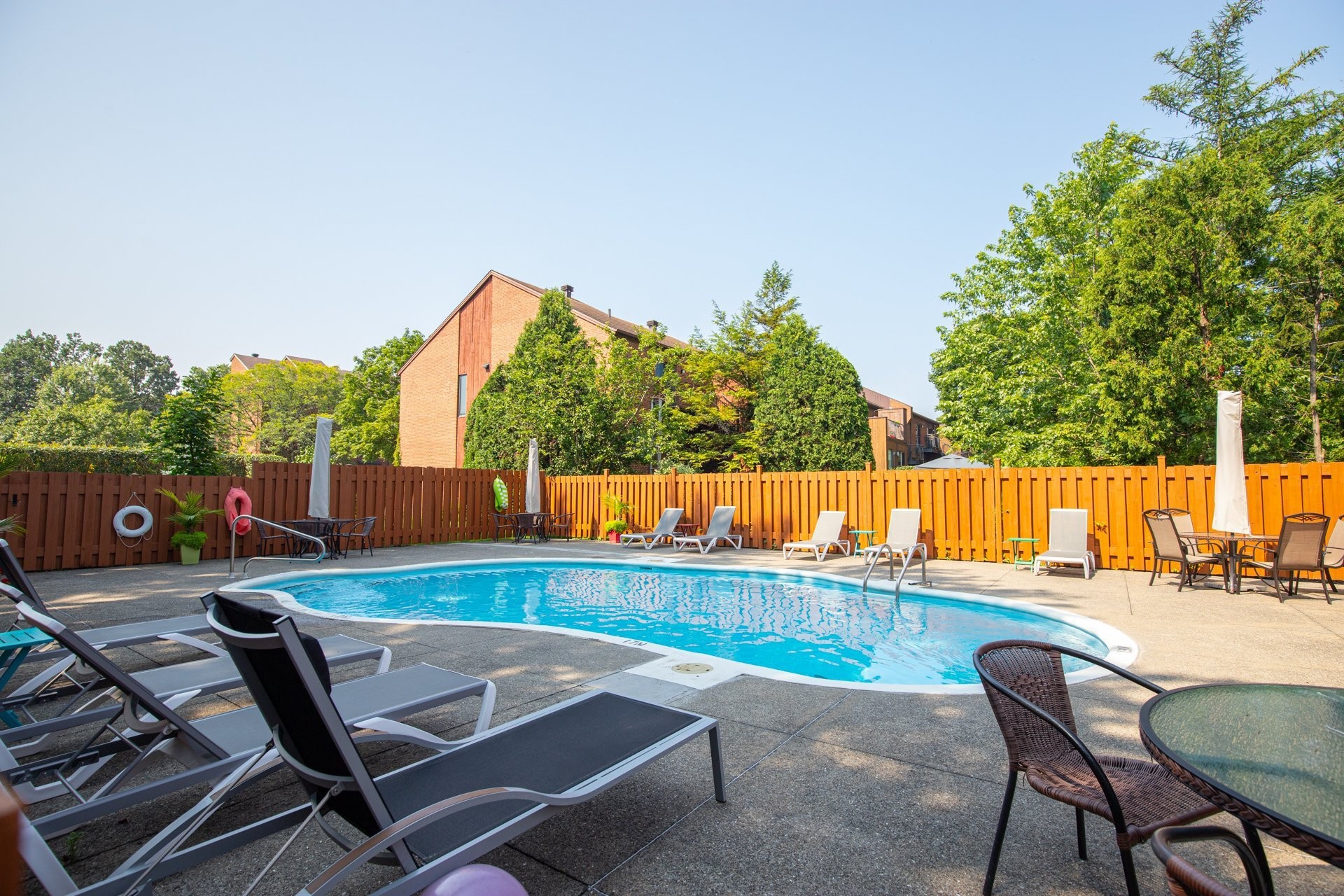 









118


Place de Fontainebleau

,
Saint-Lambert,




QC
J4S1X6

