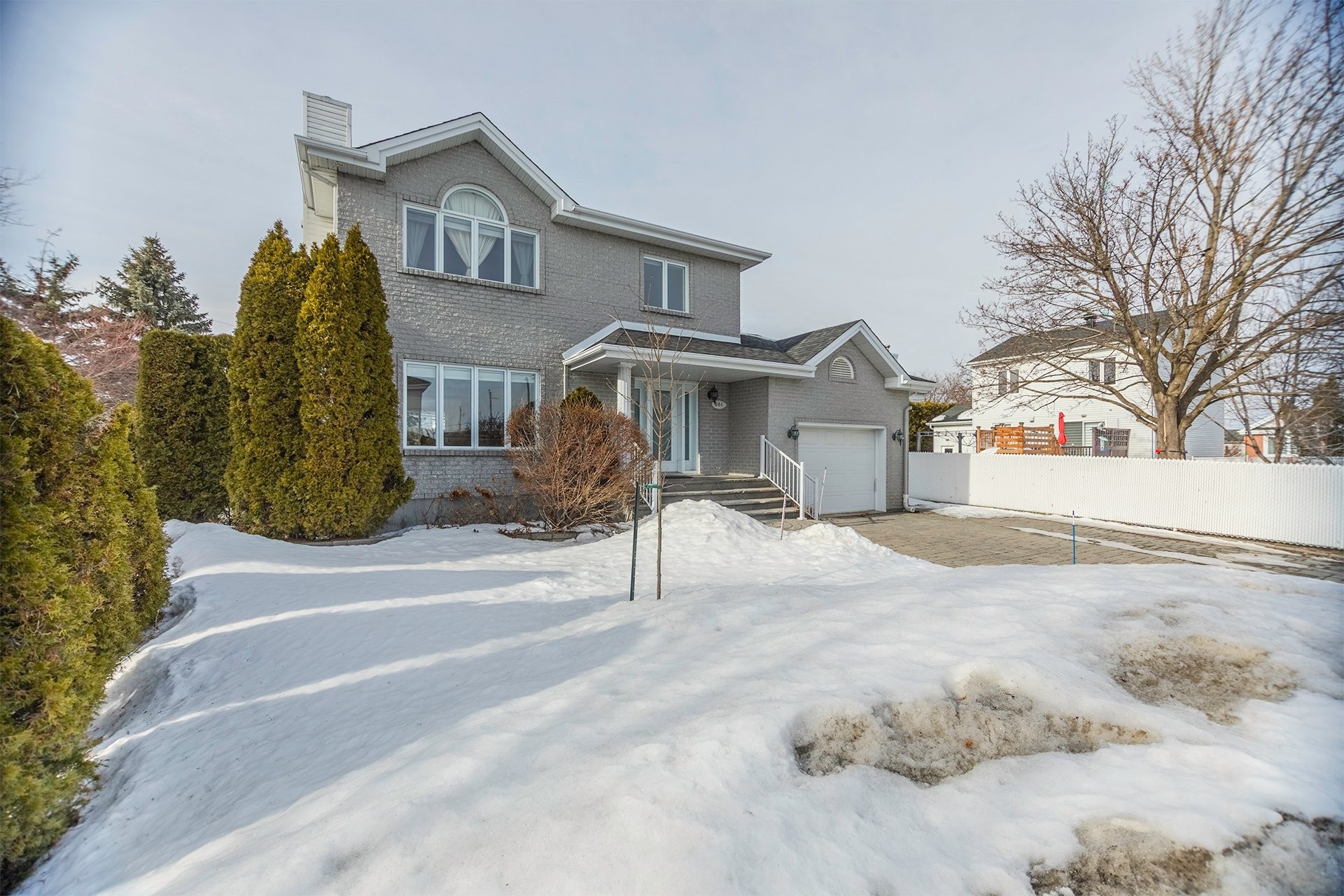 









261


Rue des Censitaires

,
Varennes,




QC
J3X2C4

