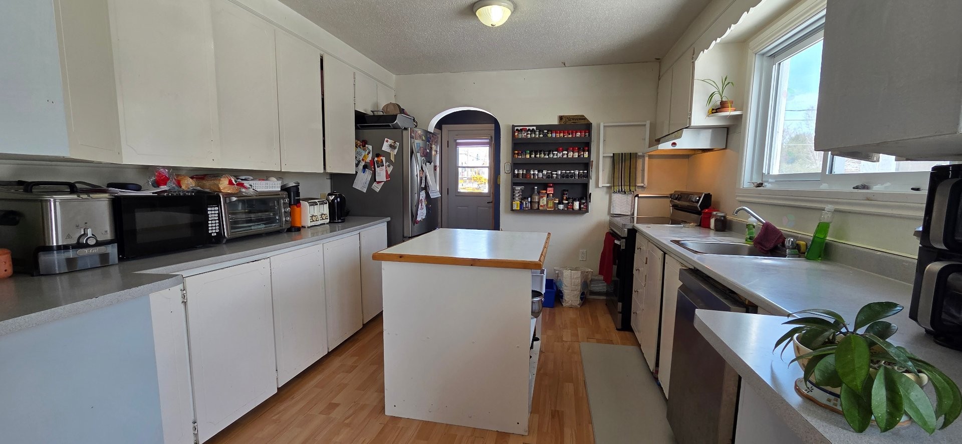 









83


Rue Comeau

,
Maniwaki,




QC
J9E2S4

