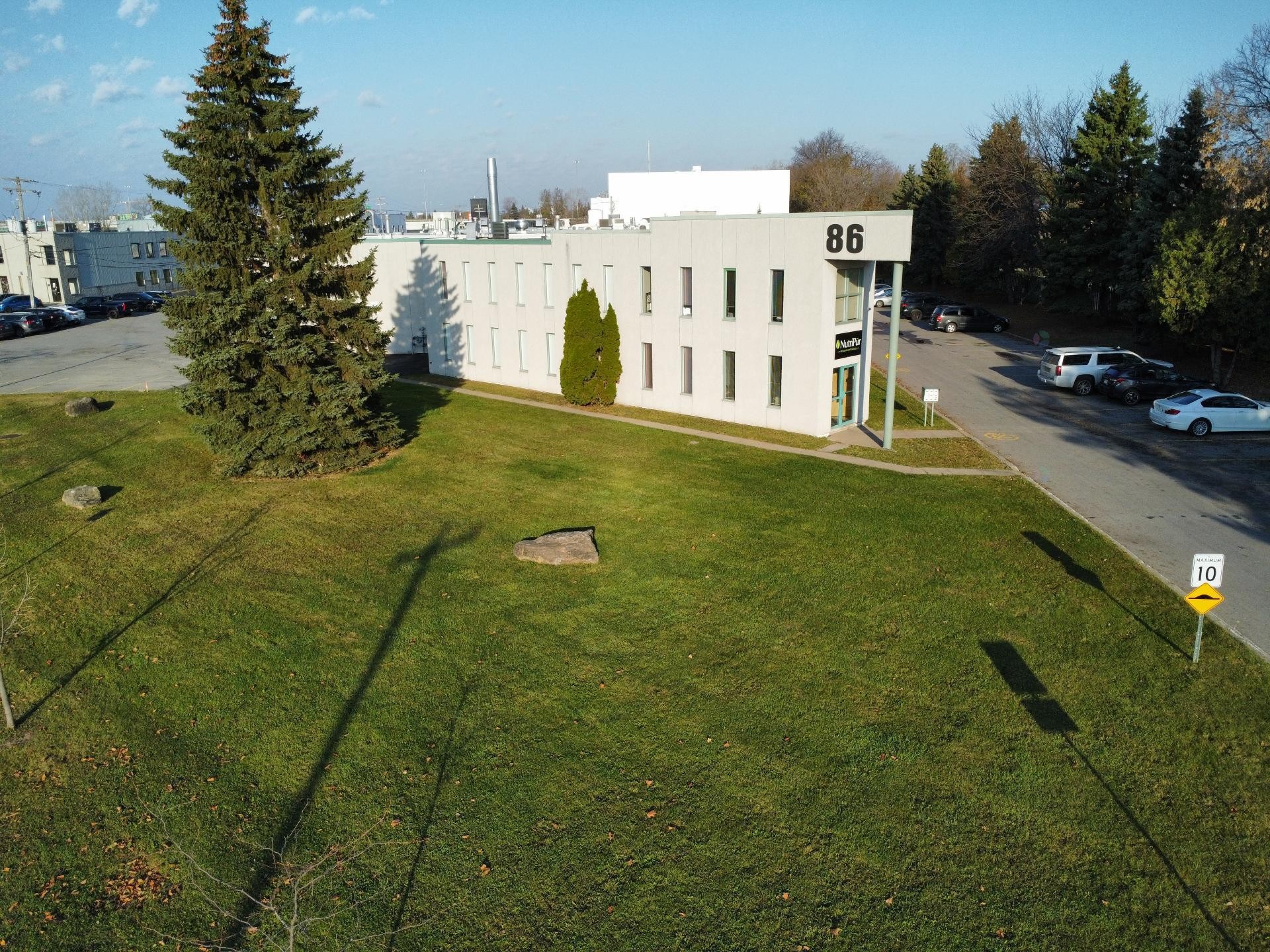 









86


Boul. des Entreprises

, 106,
Boisbriand,




QC
J7G2T3

