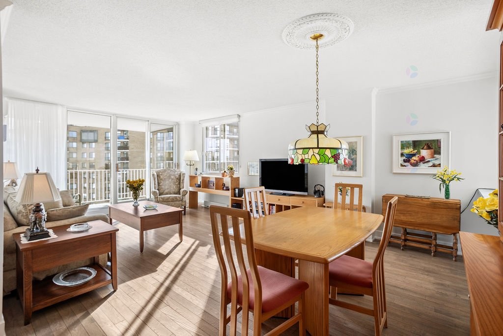 









4480


Prom. Paton

, 1002,
Laval (Chomedey),




QC
H7W5E1

