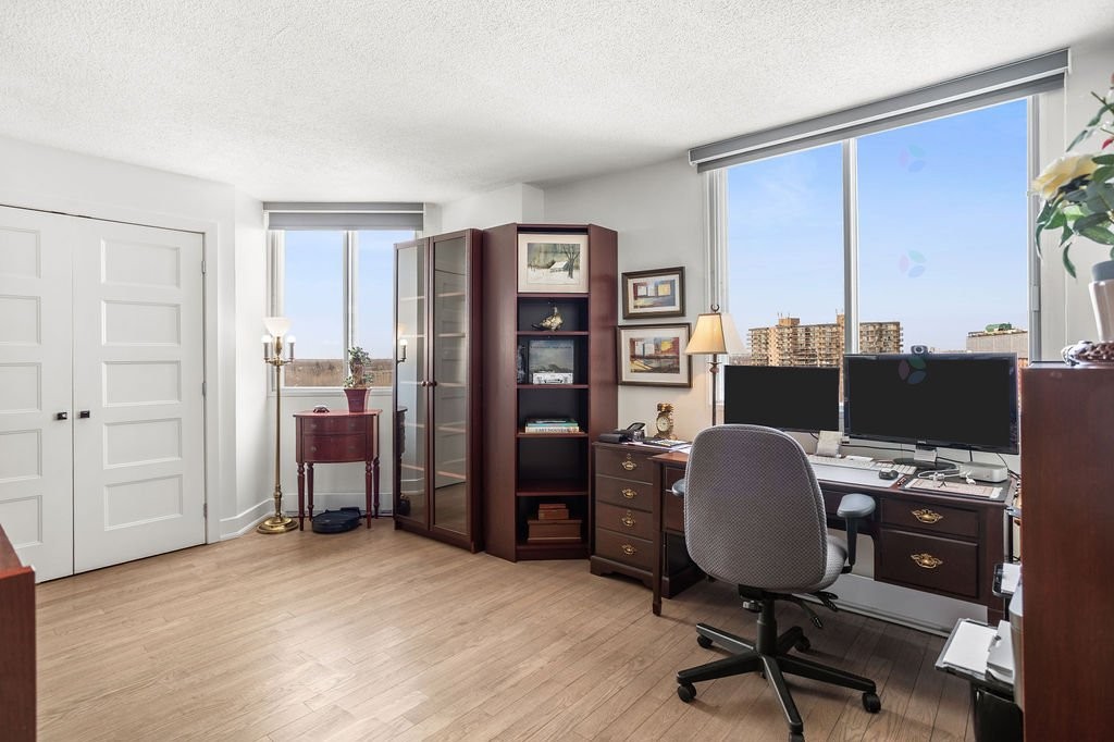 









4480


Prom. Paton

, 1002,
Laval (Chomedey),




QC
H7W5E1

