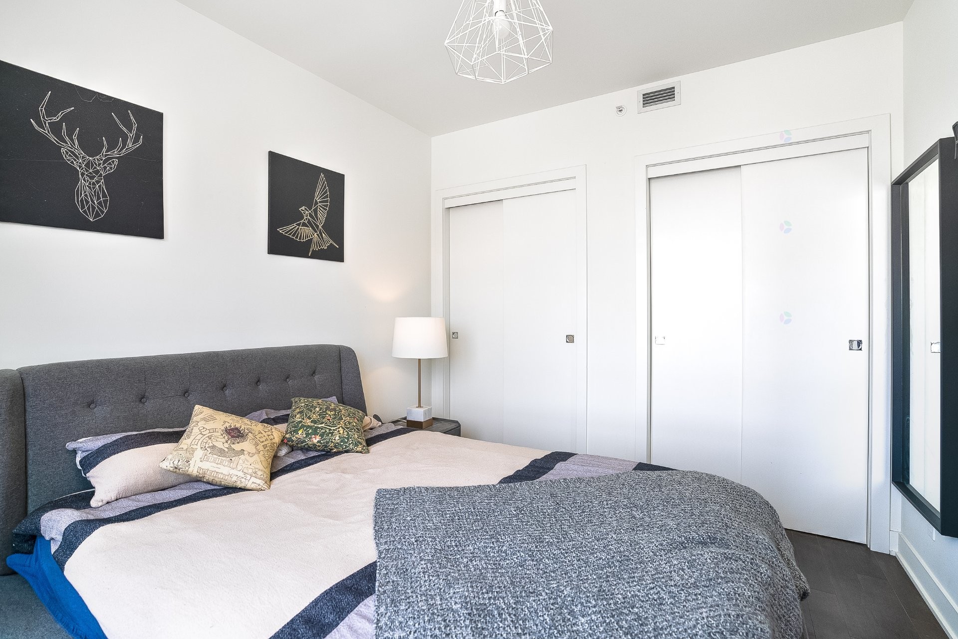 









1170


Rue Montcalm

, 908,
Montréal (Ville-Marie),




QC
H2L0M2

