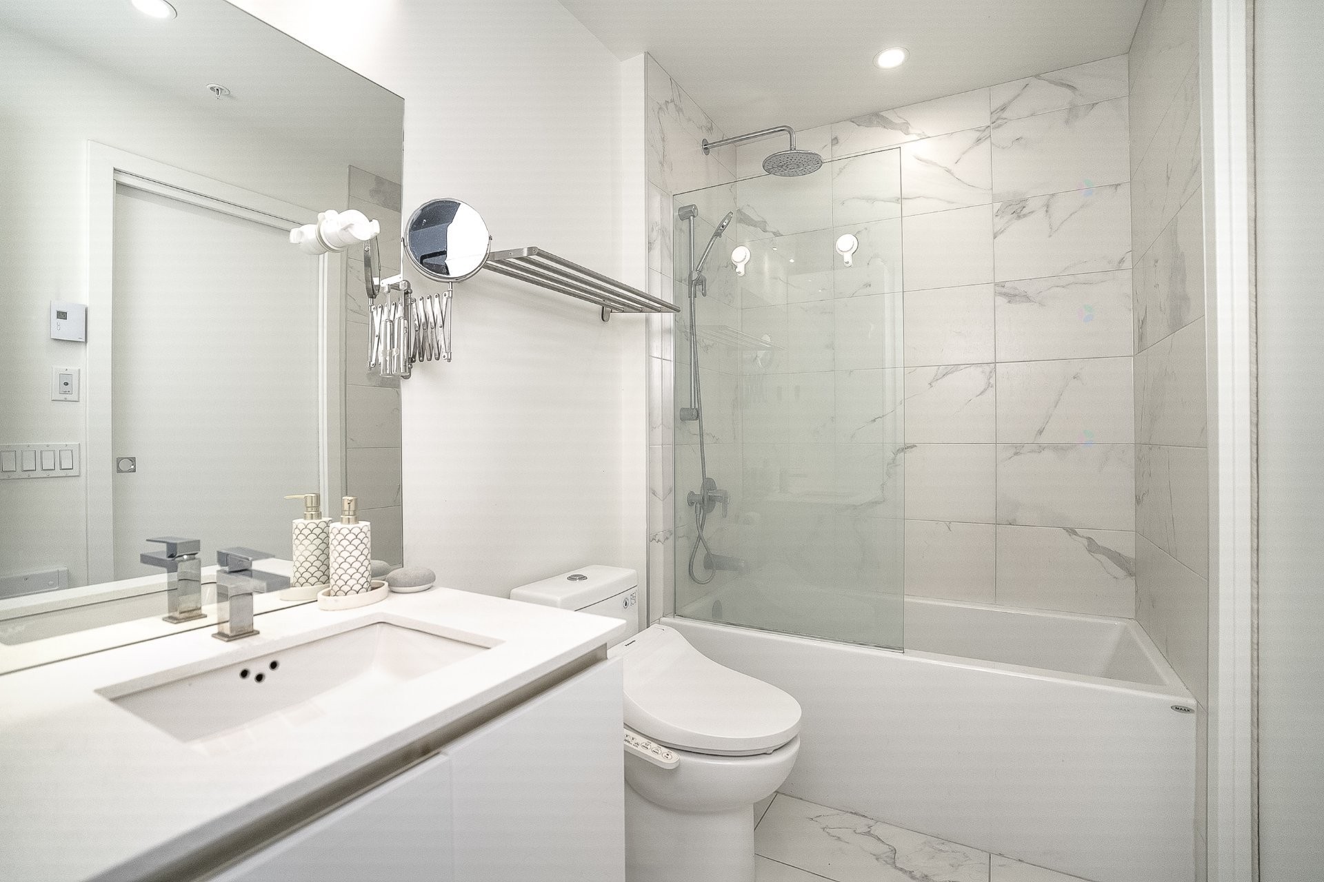 









1170


Rue Montcalm

, 908,
Montréal (Ville-Marie),




QC
H2L0M2

