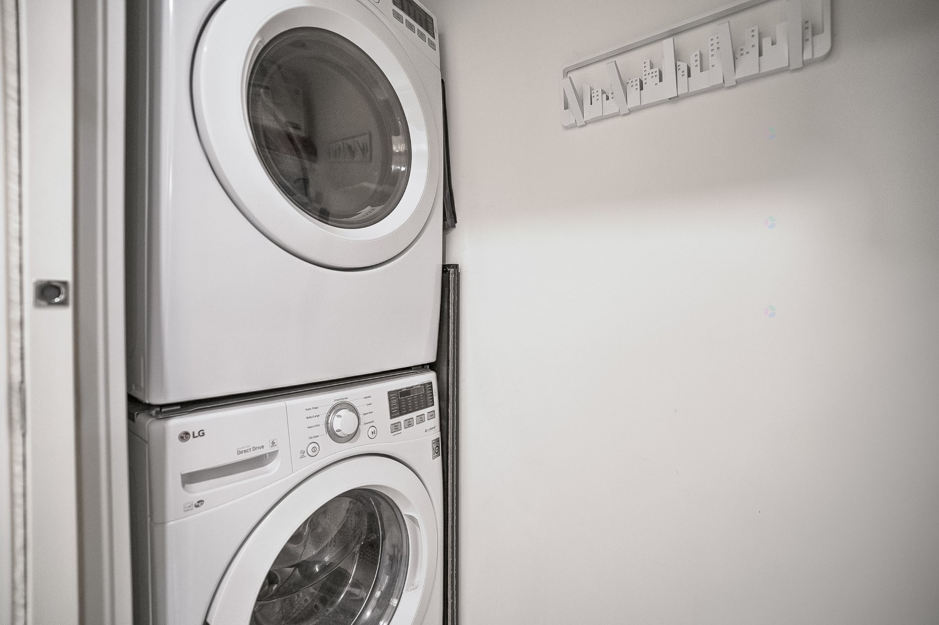 









1170


Rue Montcalm

, 908,
Montréal (Ville-Marie),




QC
H2L0M2

