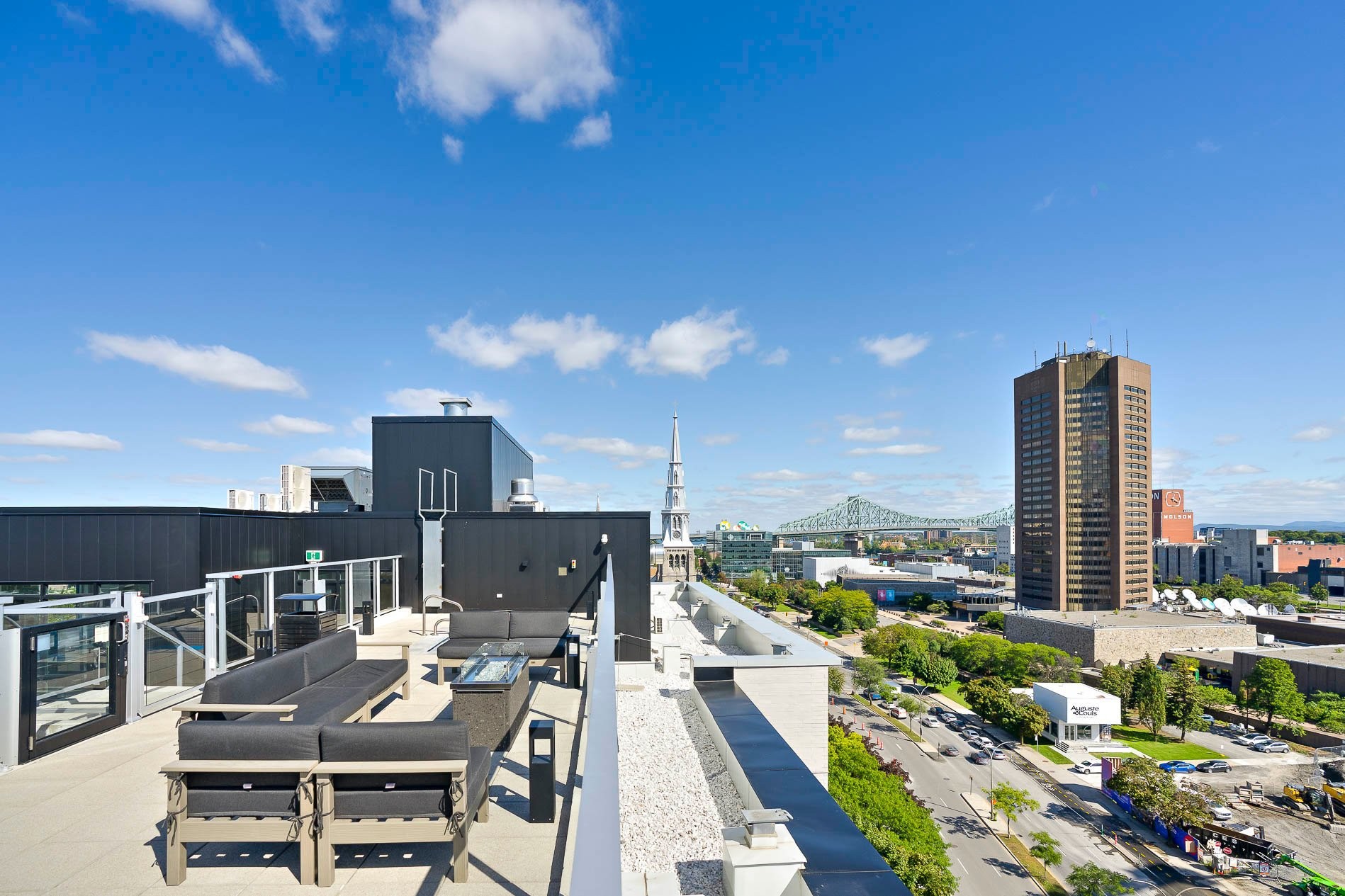 









1170


Rue Montcalm

, 908,
Montréal (Ville-Marie),




QC
H2L0M2

