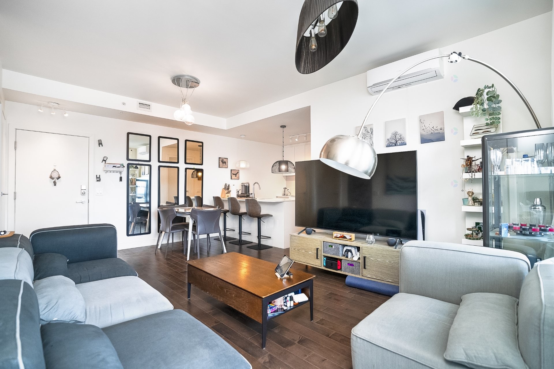 









1170


Rue Montcalm

, 908,
Montréal (Ville-Marie),




QC
H2L0M2

