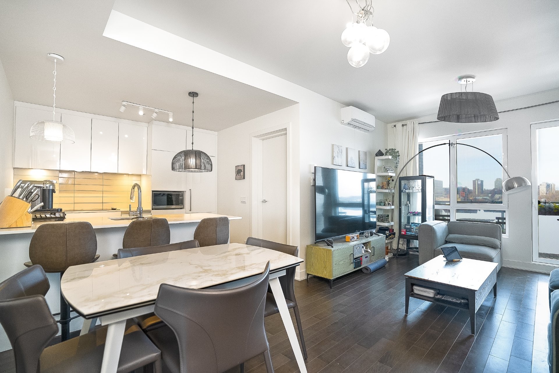 









1170


Rue Montcalm

, 908,
Montréal (Ville-Marie),




QC
H2L0M2

