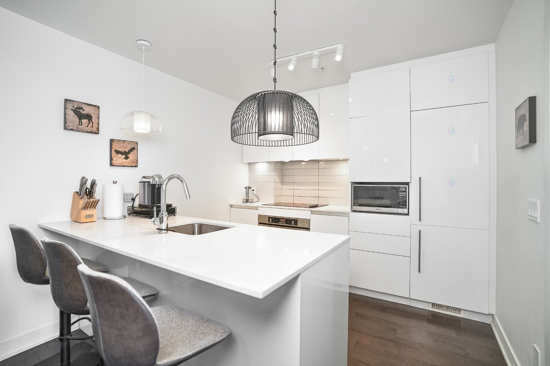 









1170


Rue Montcalm

, 908,
Montréal (Ville-Marie),




QC
H2L0M2

