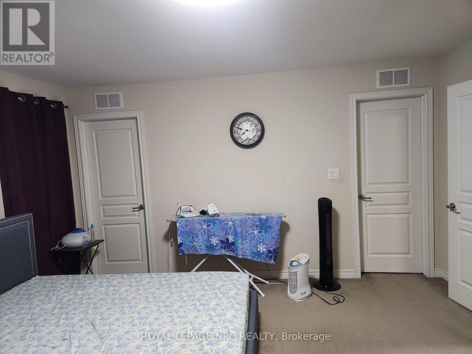 












40 ELDERBERRY ROAD

,
Thorold (Confederation Heights),




Ontario
L2V0E7


