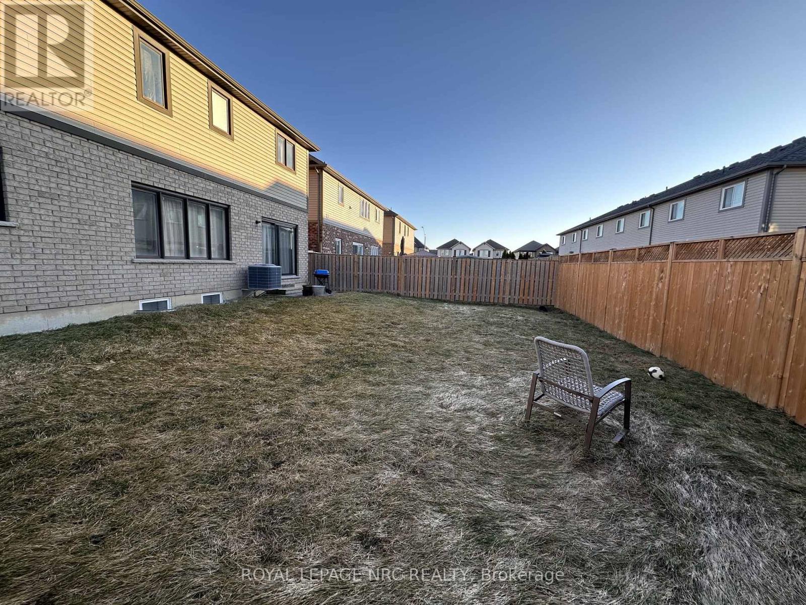 












40 ELDERBERRY ROAD

,
Thorold (Confederation Heights),




Ontario
L2V0E7

