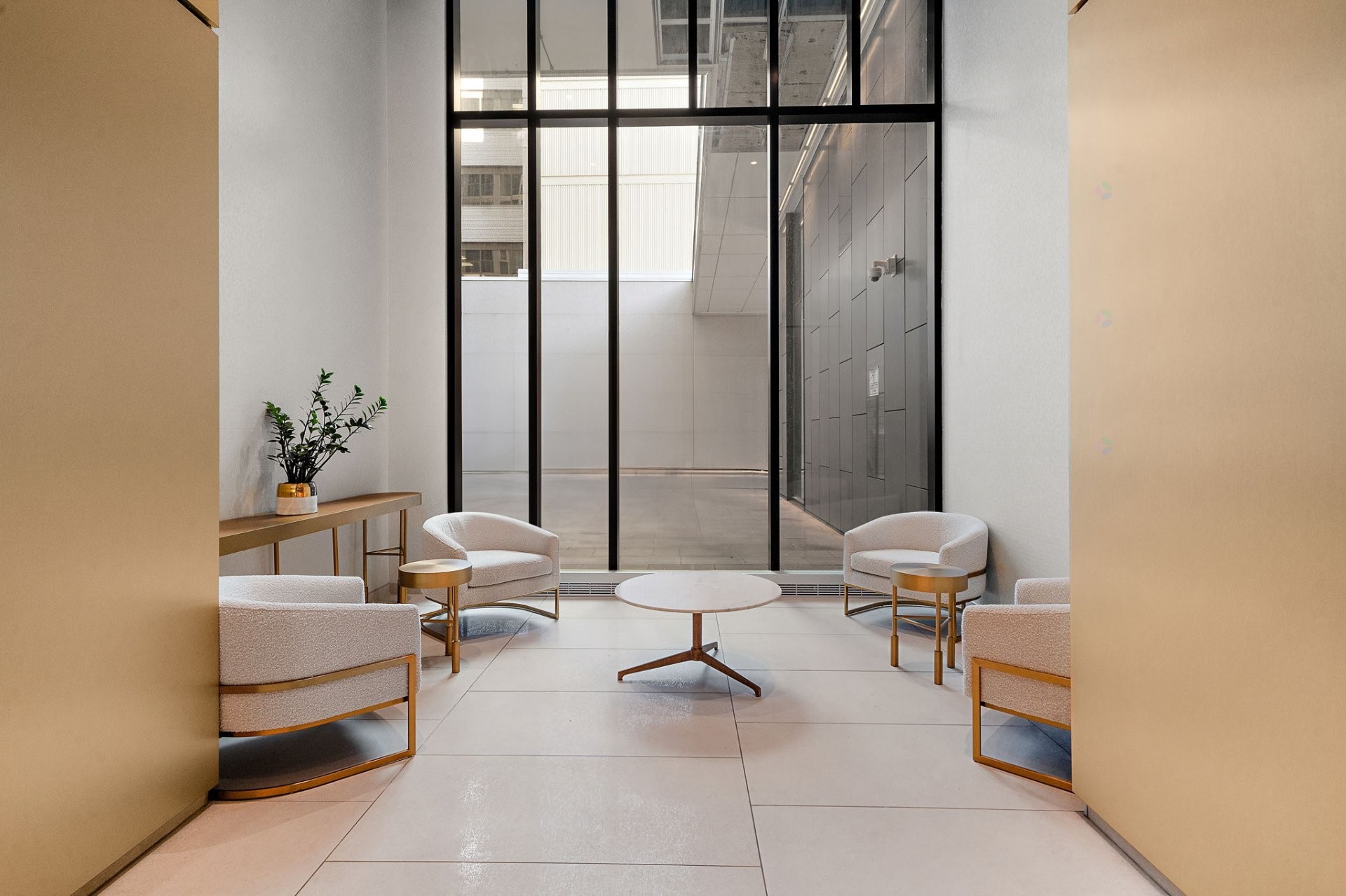 









1245


Rue De Bleury

, 3112,
Montréal (Ville-Marie),




QC
H3B0C2

