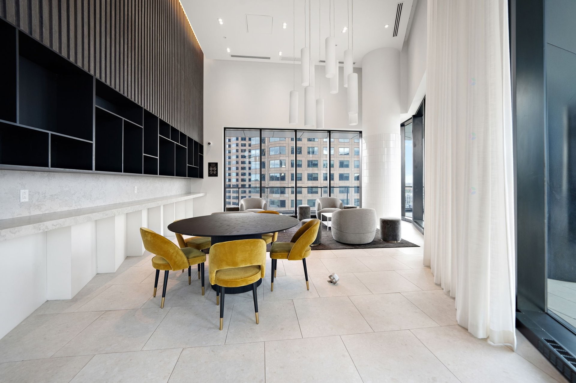 









1245


Rue De Bleury

, 3112,
Montréal (Ville-Marie),




QC
H3B0C2

