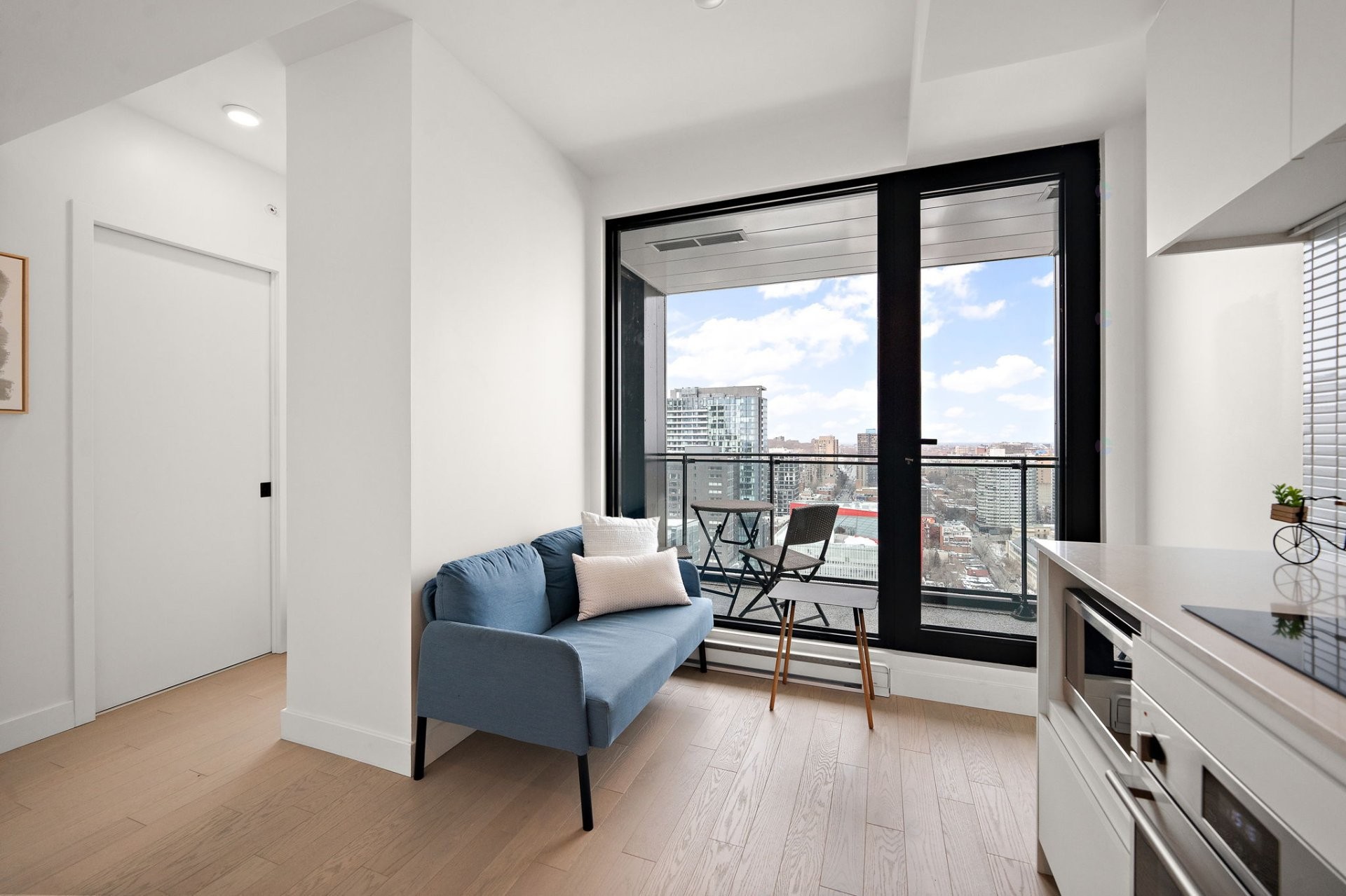 









1245


Rue De Bleury

, 3112,
Montréal (Ville-Marie),




QC
H3B0C2

