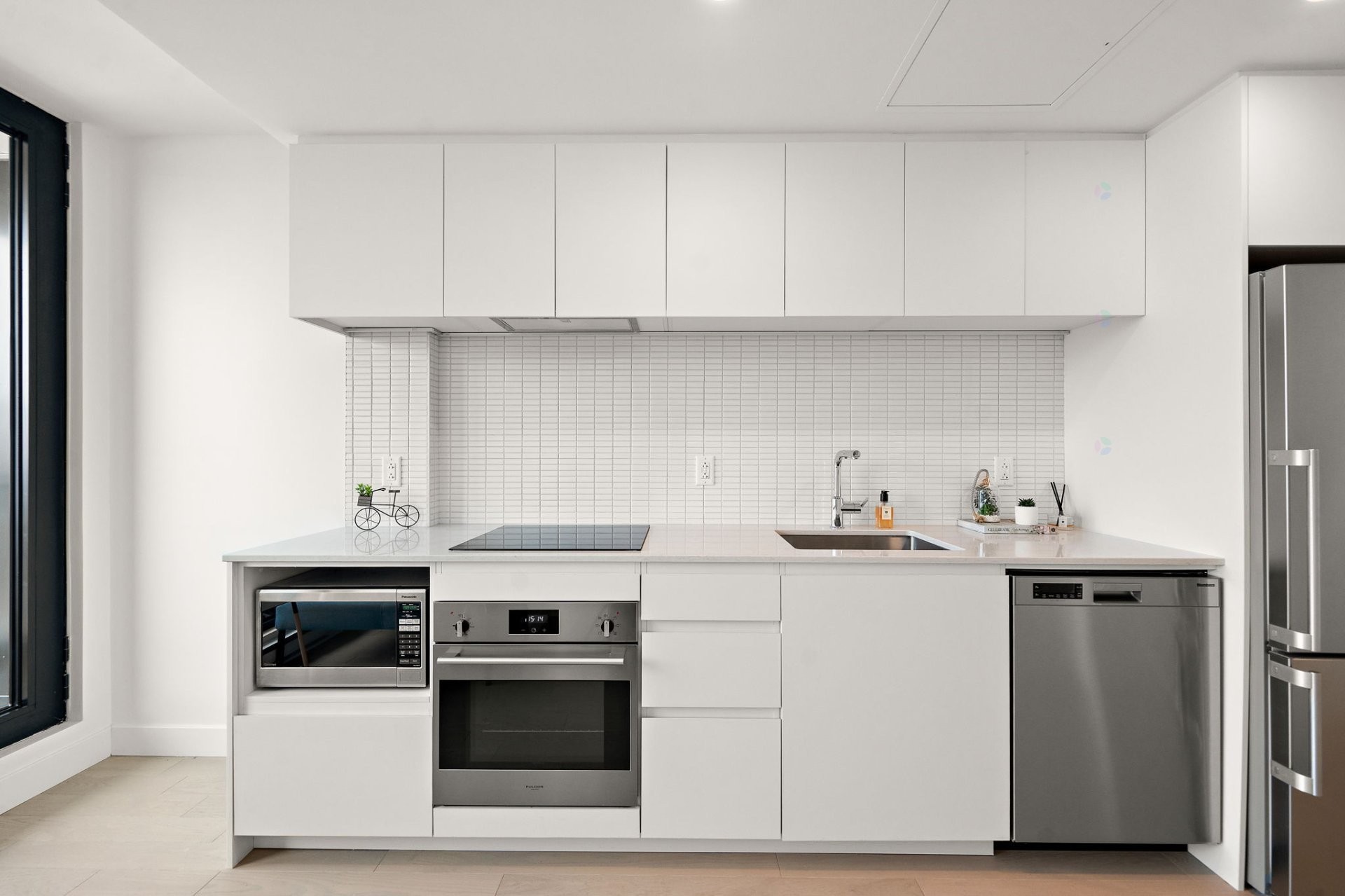 









1245


Rue De Bleury

, 3112,
Montréal (Ville-Marie),




QC
H3B0C2

