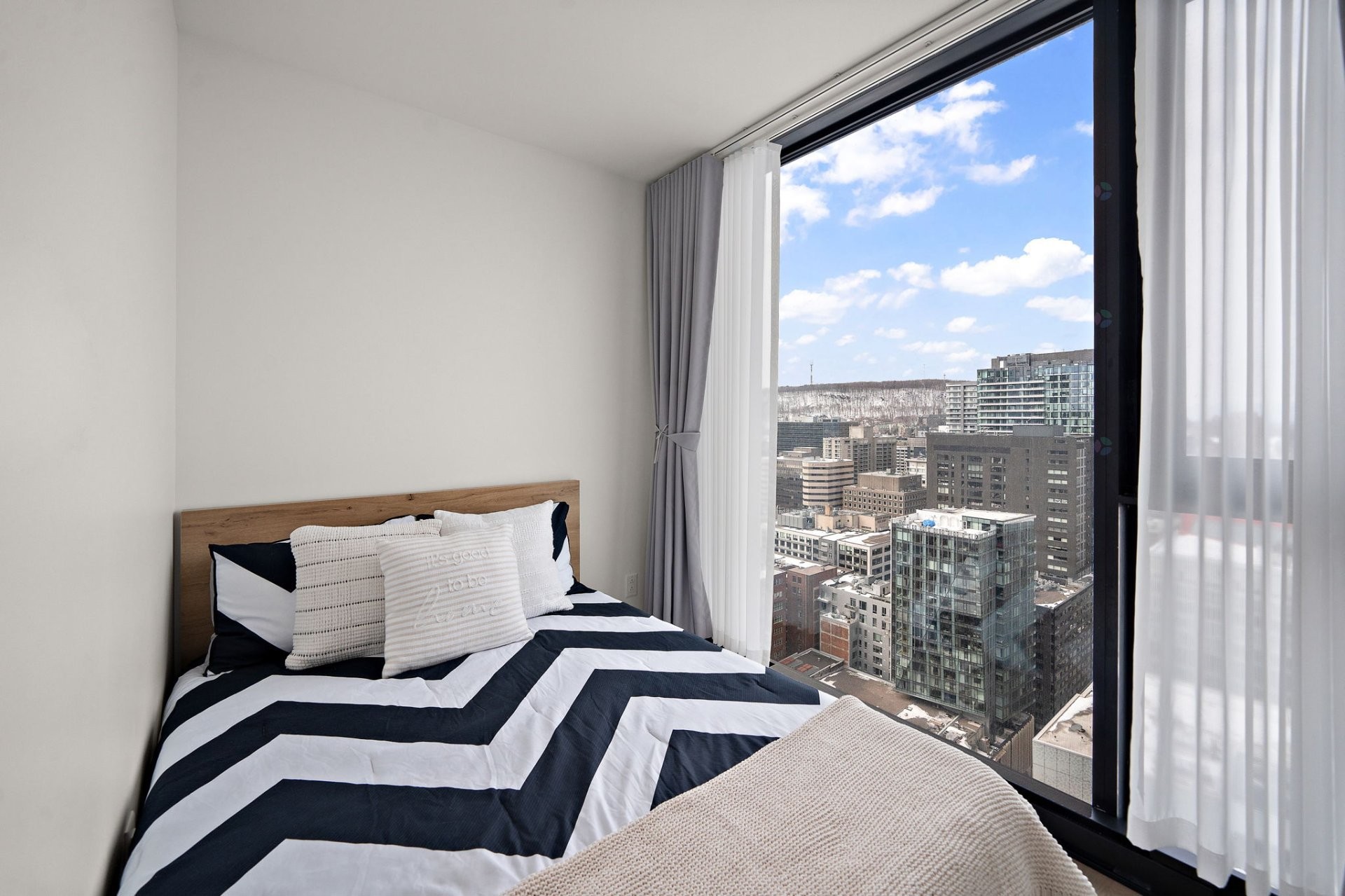 









1245


Rue De Bleury

, 3112,
Montréal (Ville-Marie),




QC
H3B0C2

