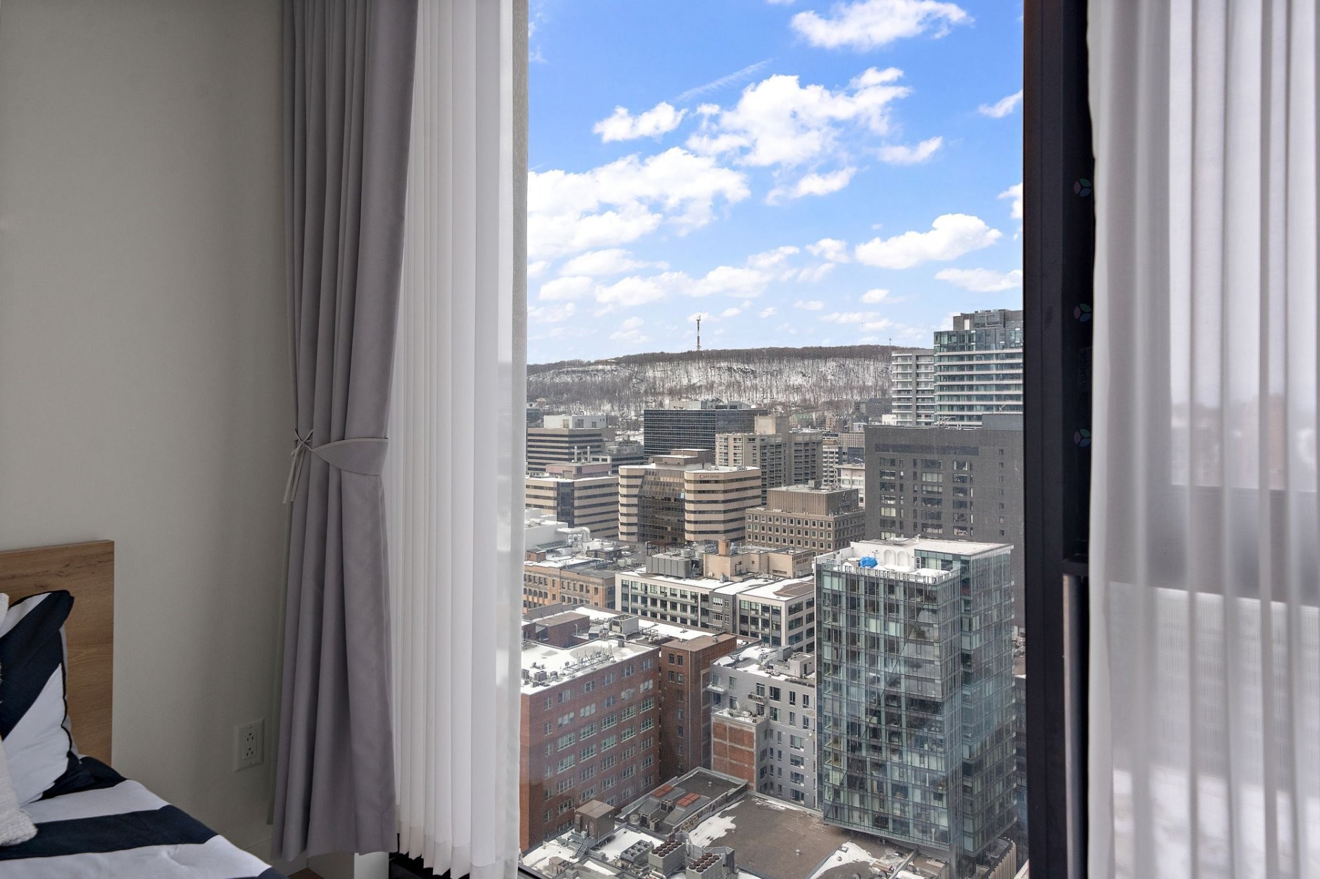 









1245


Rue De Bleury

, 3112,
Montréal (Ville-Marie),




QC
H3B0C2

