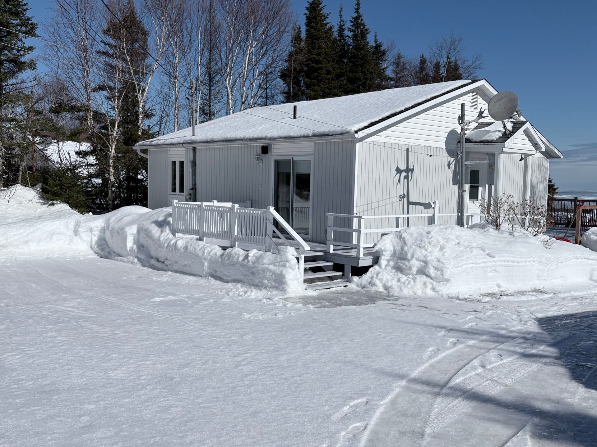









41


Route 138

,
Baie-Trinité,




QC
G0G1A0

