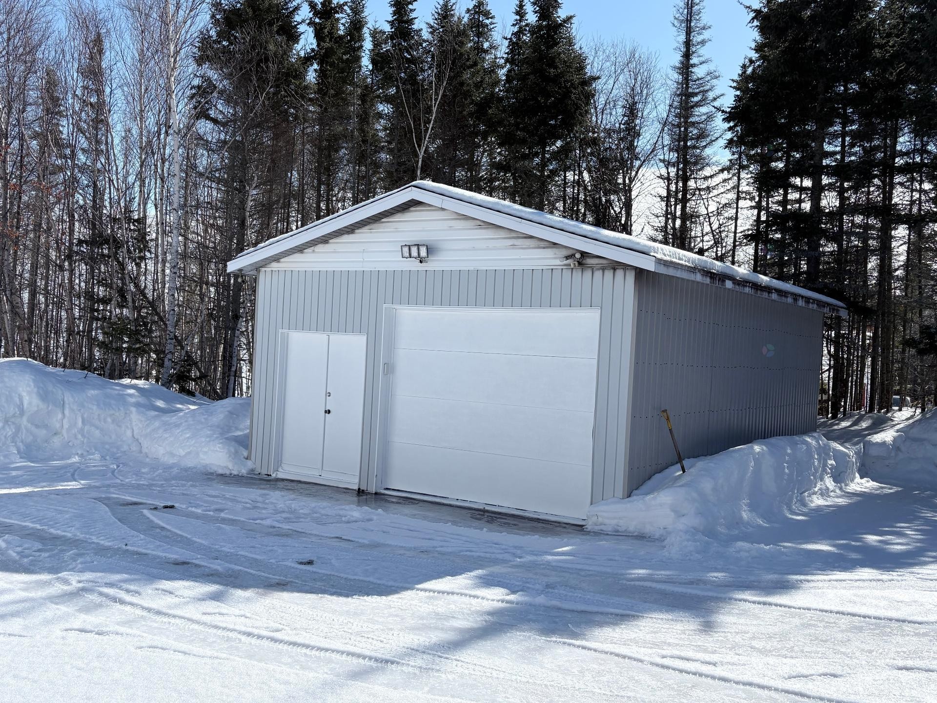 









41


Route 138

,
Baie-Trinité,




QC
G0G1A0

