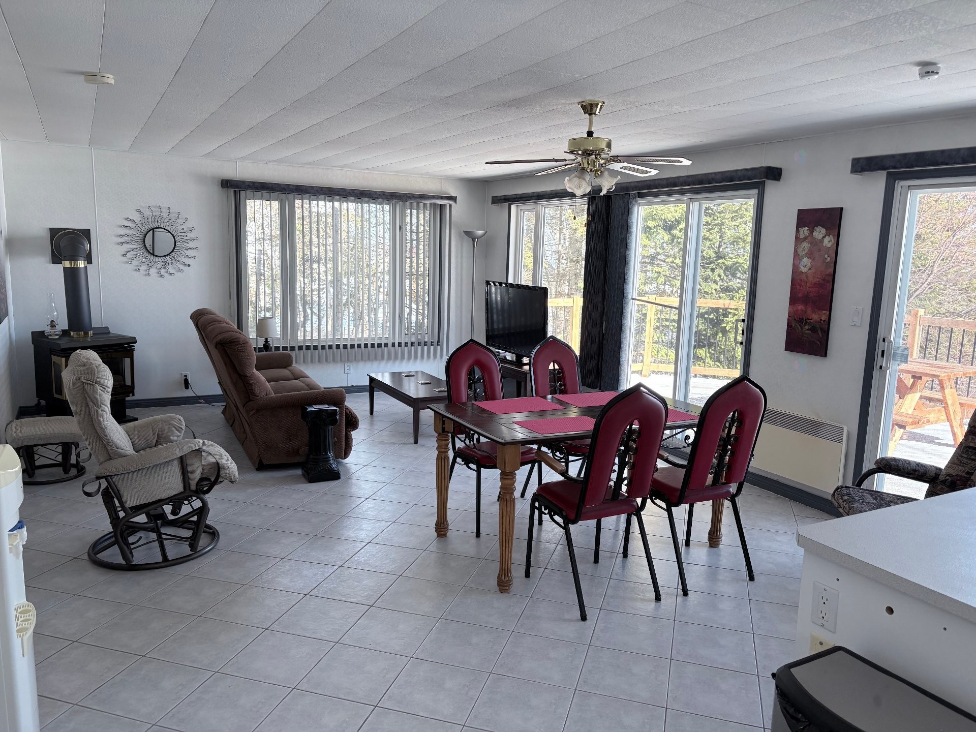 









41


Route 138

,
Baie-Trinité,




QC
G0G1A0

