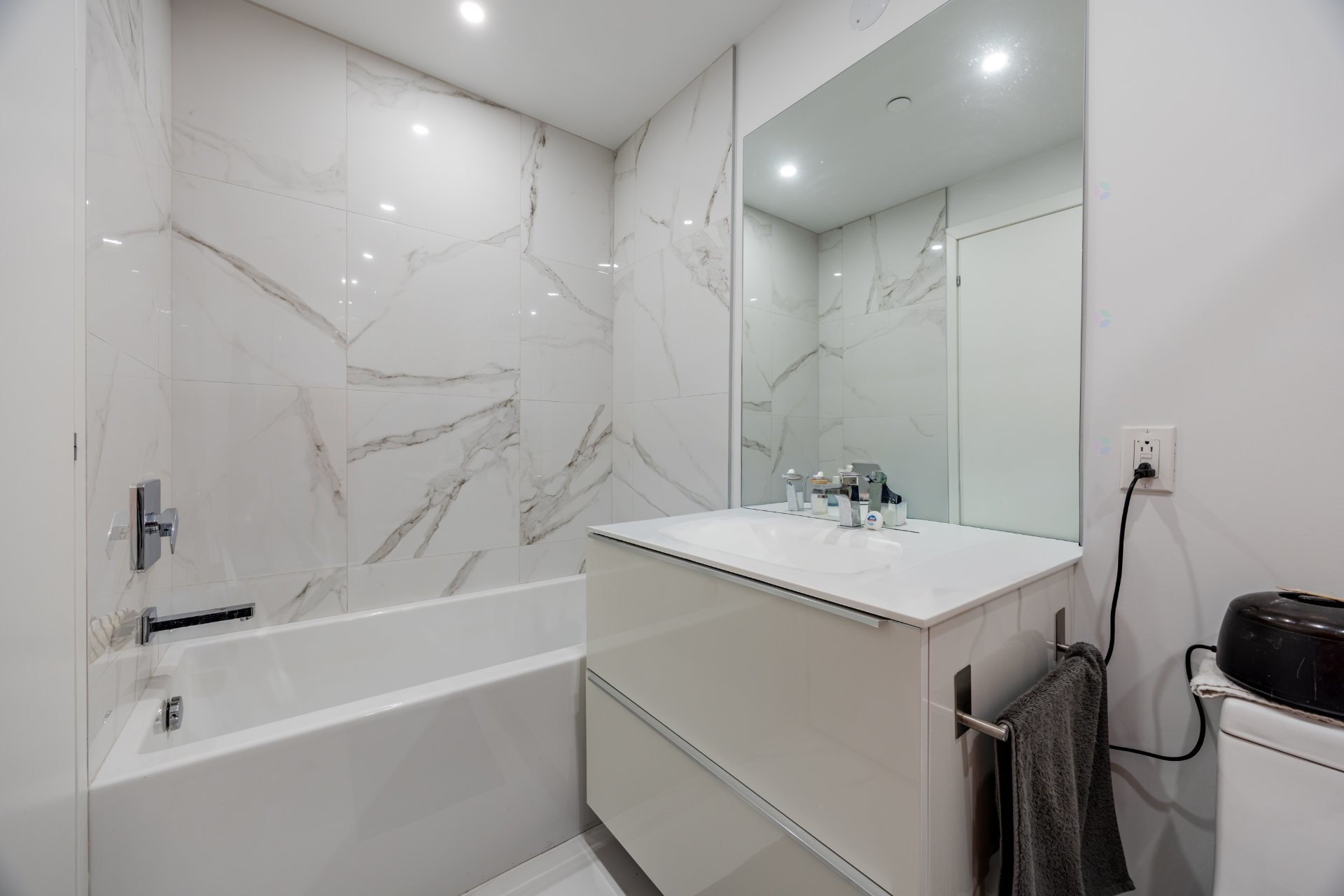 









1400


Boul. René-Lévesque O.

, 1009,
Montréal (Ville-Marie),




QC
H3G1T6

